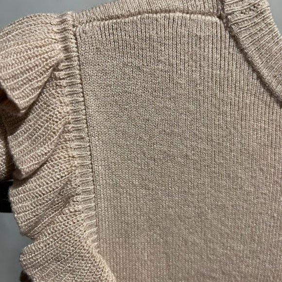 Express sexy tan keyhole front with flutter sleeves top - Picture 2 of 4